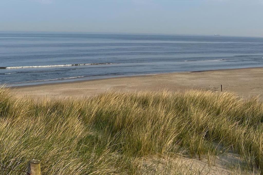 Strandhuisje Daan Dicht Bij Zee En Strand カラントスウオーフ エクステリア 写真